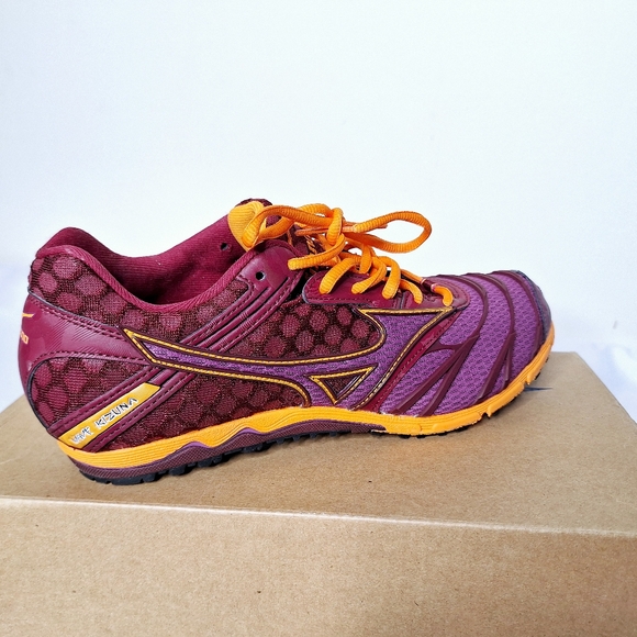 NWB Mizuno brand " The Kizuna" Track and Field running shoes womens size 10. - Picture 5 of 11